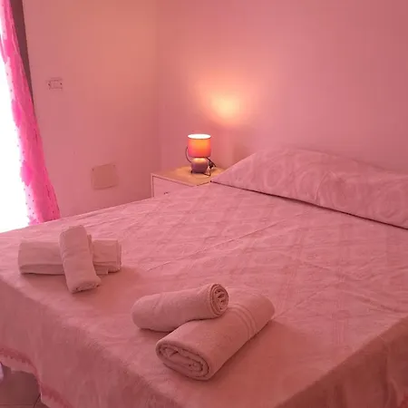 Le Lune 1 Apartment *